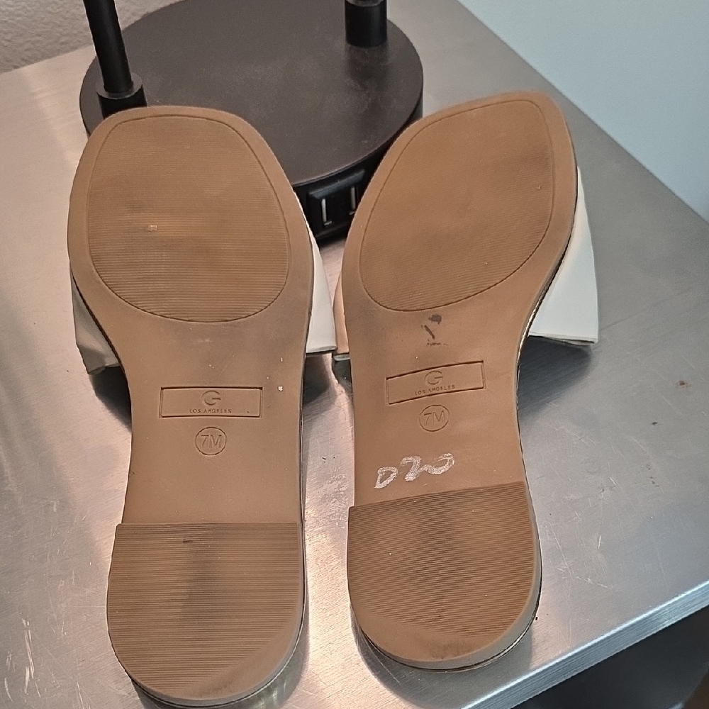 GBG Los Angeles Cream Slide Sandals - Picture 2 of 3